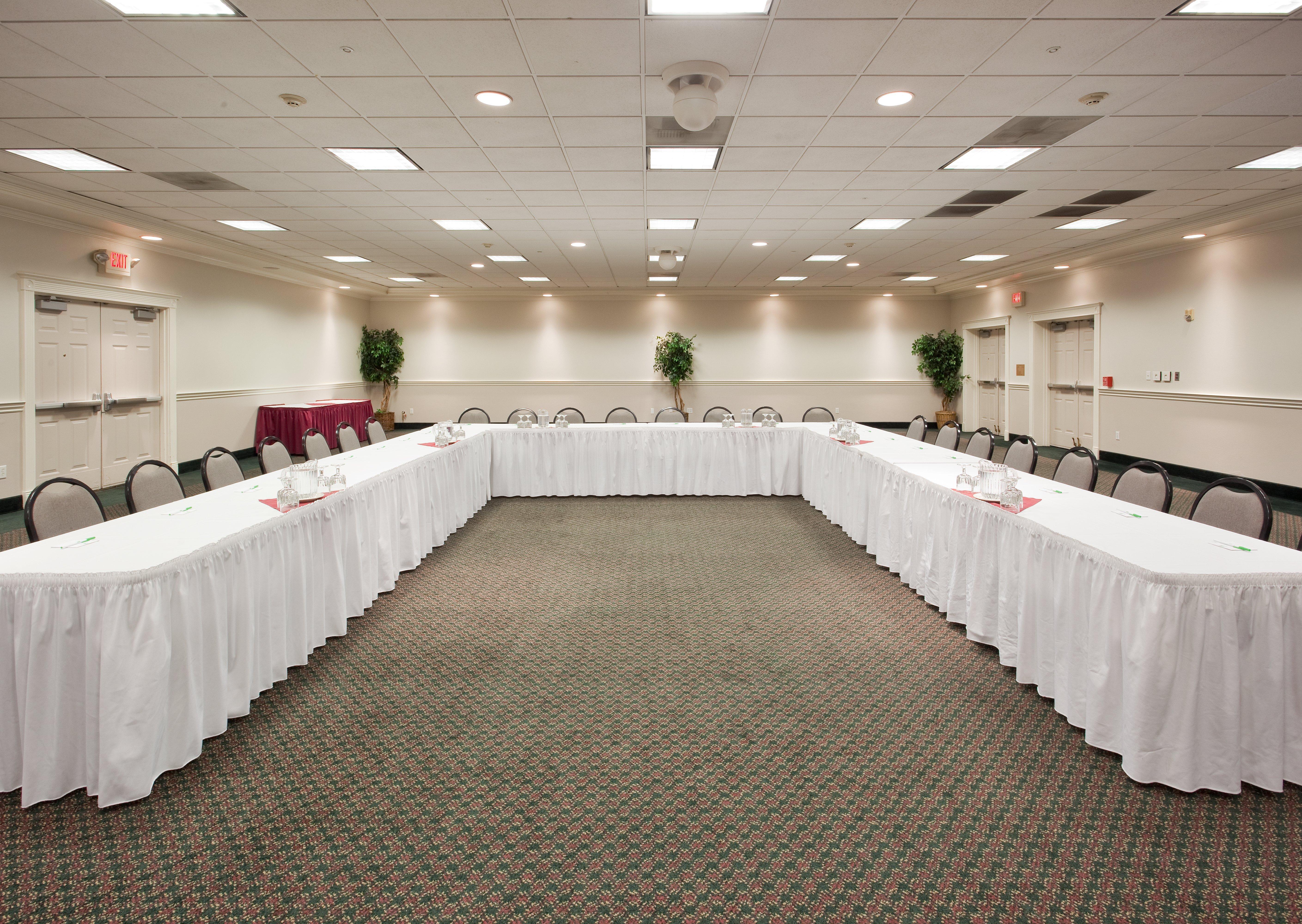 Holiday Inn Redding By Ihg Exterior photo