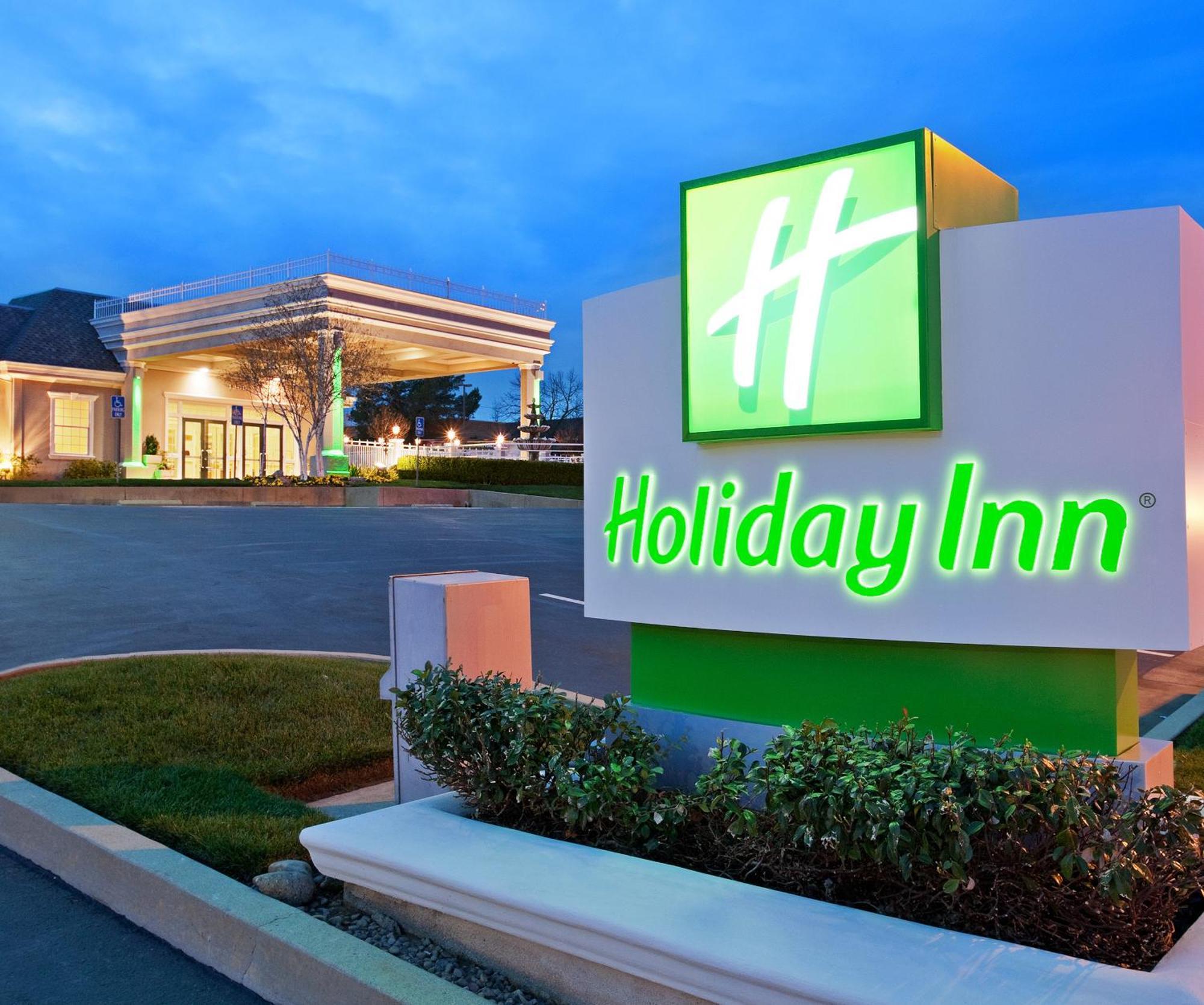 Holiday Inn Redding, An Ihg Hotel Exterior photo