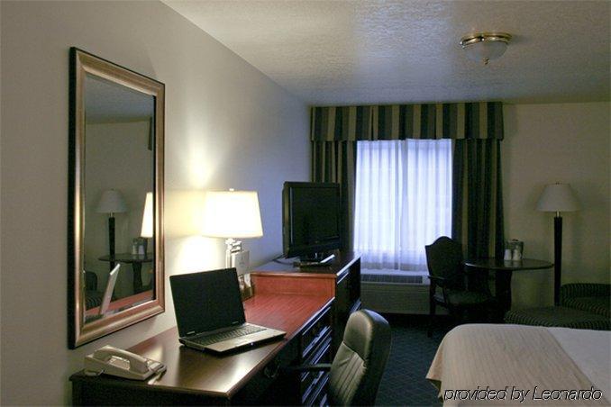 Holiday Inn Redding, An Ihg Hotel Room photo