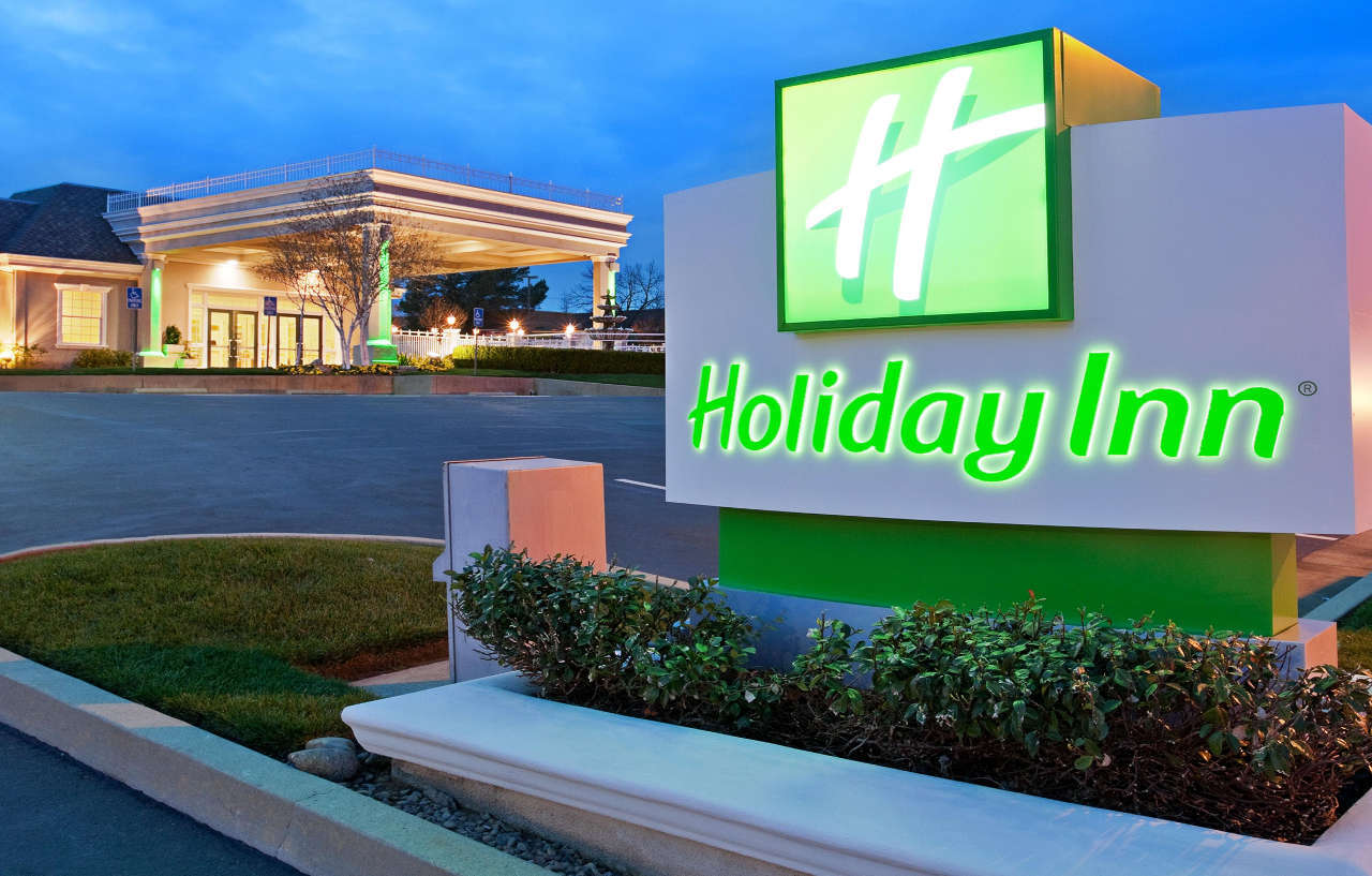 Holiday Inn Redding, An Ihg Hotel Exterior photo